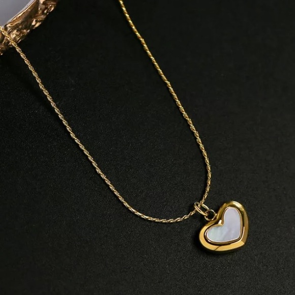 Heart pendant necklace - Picture 5 of 5